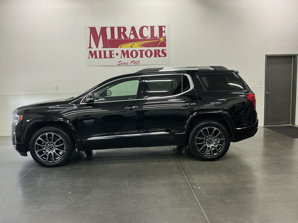 2023 GMC Acadia Denali