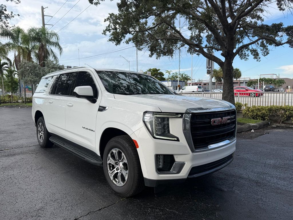 2023 GMC Yukon XL SLE