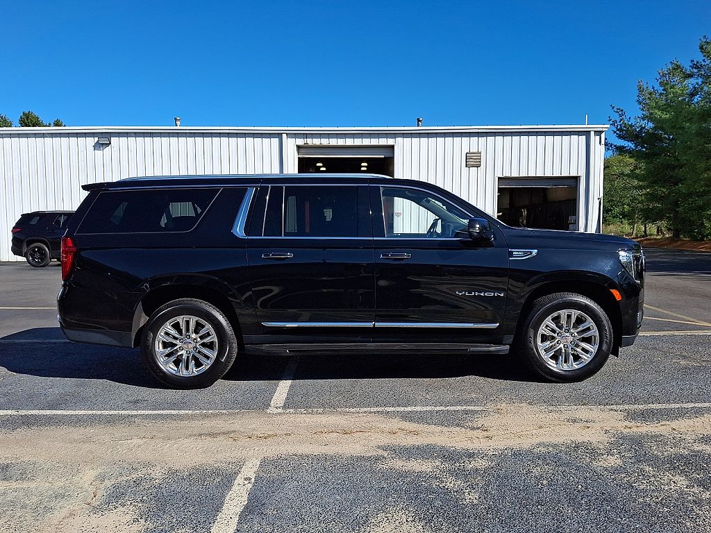 2022 GMC Yukon XL SLT