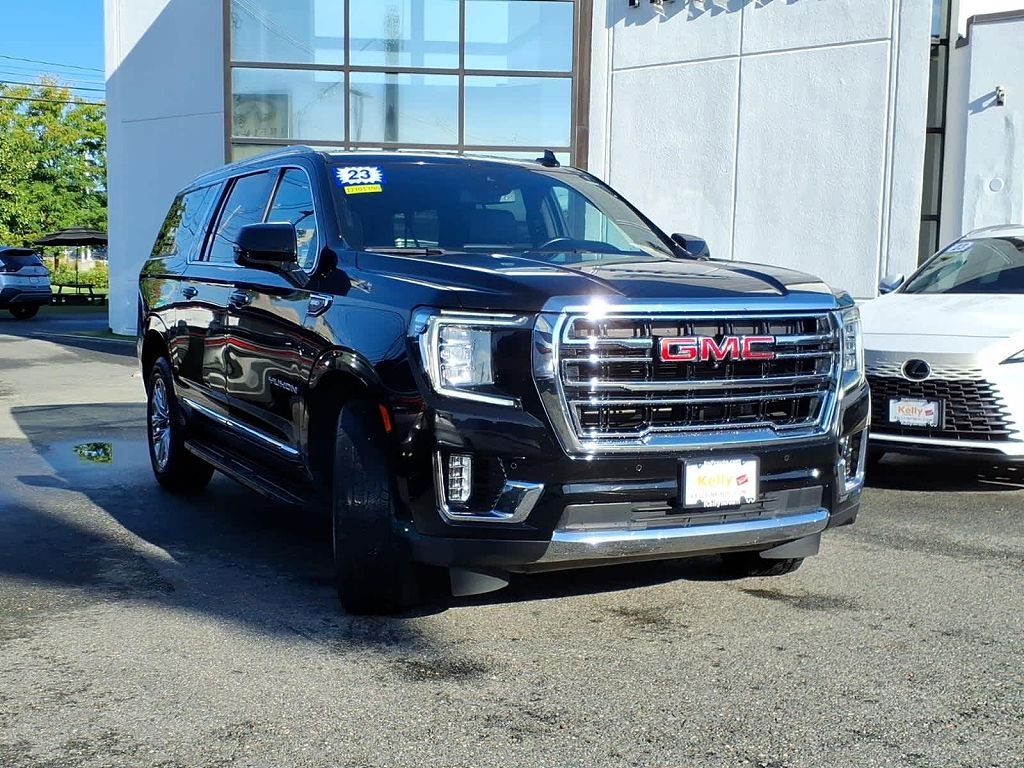 2023 GMC Yukon XL SLT