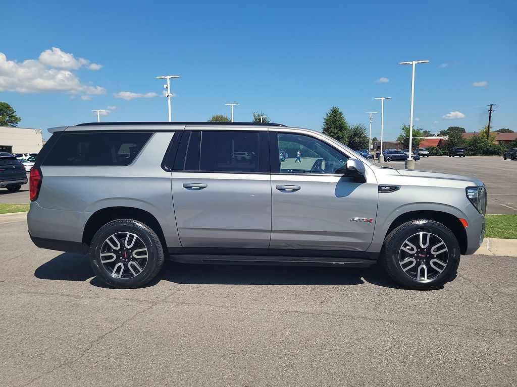 2023 GMC Yukon XL AT4