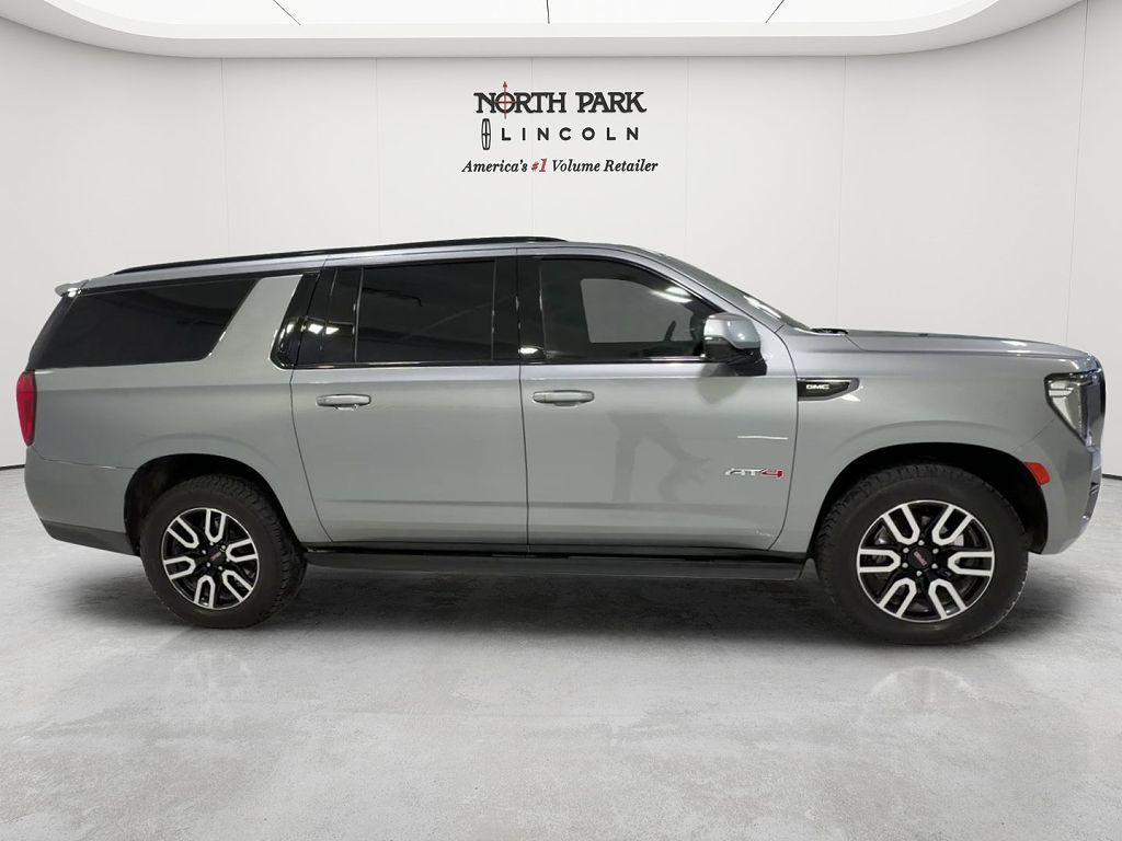 2023 GMC Yukon XL AT4