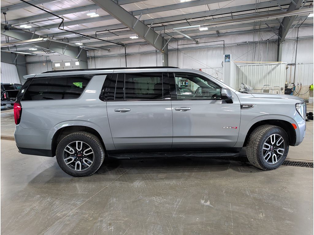 2023 GMC Yukon XL AT4