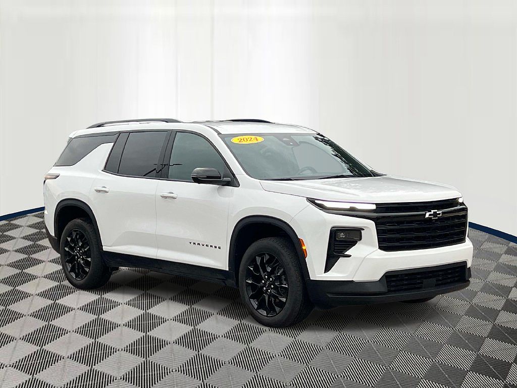 2024 Chevrolet Traverse LT
