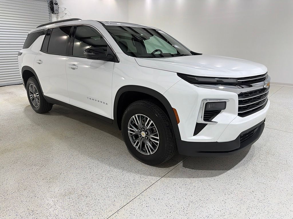 2025 Chevrolet Traverse LT