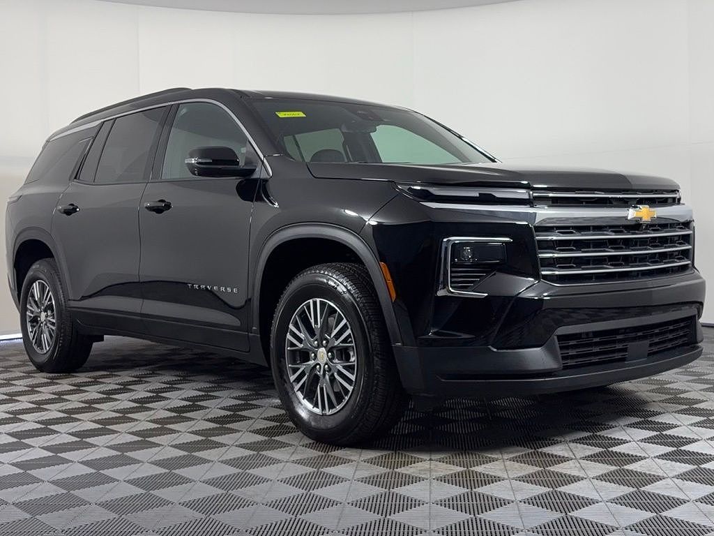 2025 Chevrolet Traverse LT
