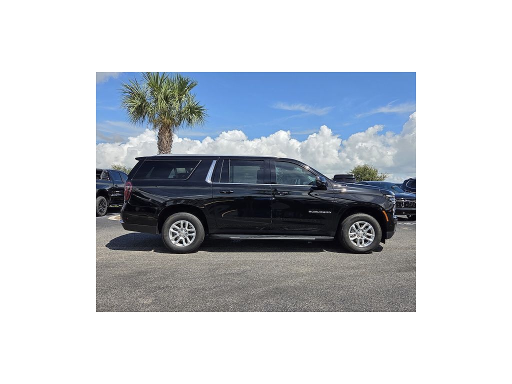 2025 Chevrolet Suburban LS