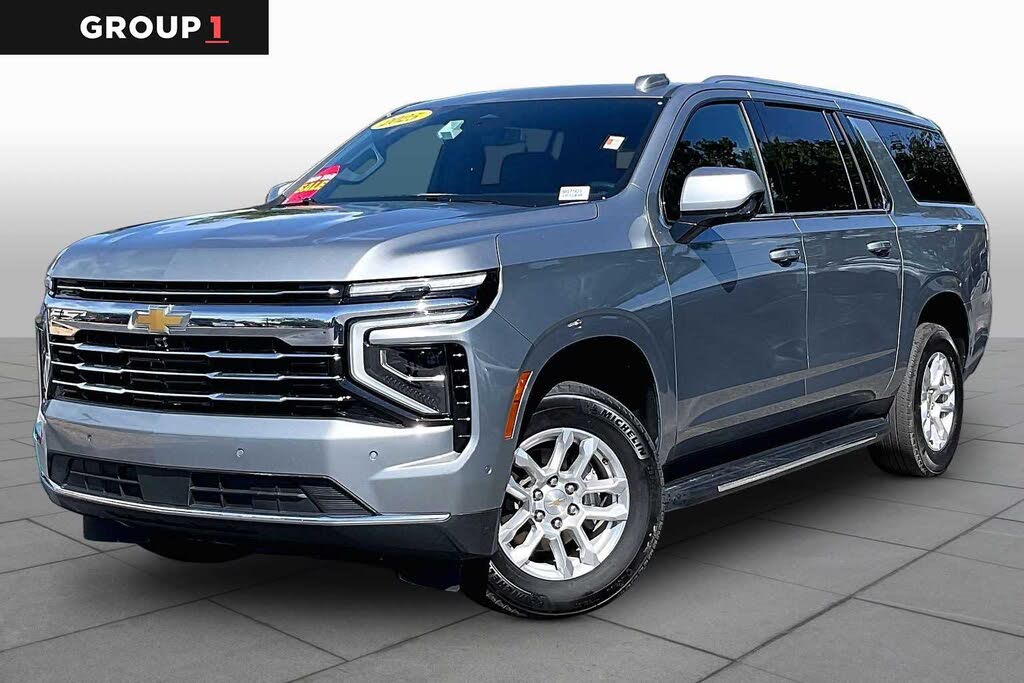 2025 Chevrolet Suburban LT