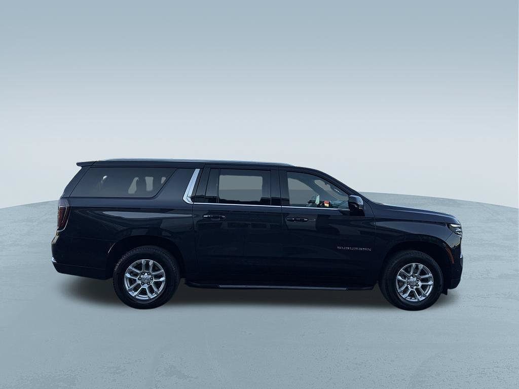 2025 Chevrolet Suburban LT