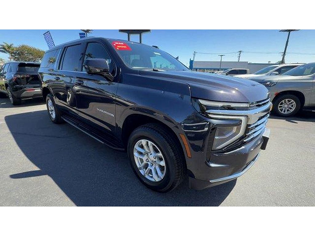 2025 Chevrolet Suburban LT
