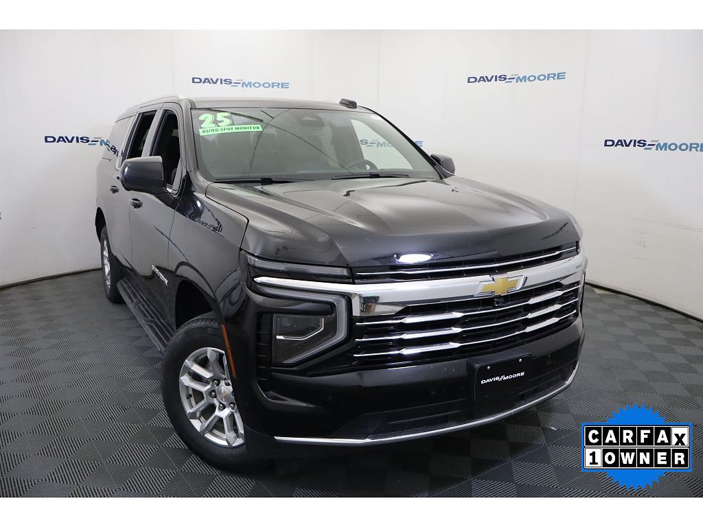 2025 Chevrolet Suburban LT