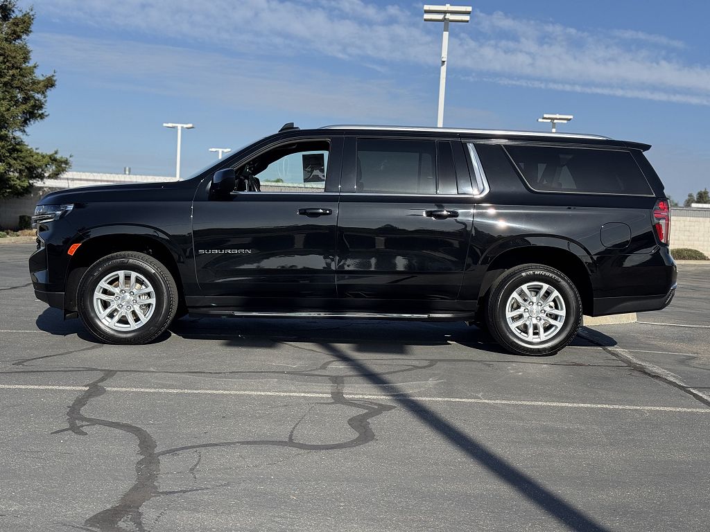 2024 Chevrolet Suburban LS