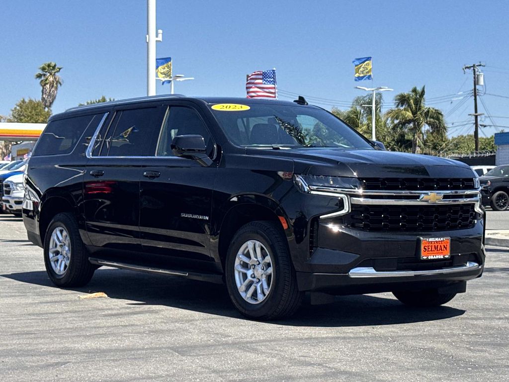2023 Chevrolet Suburban LS