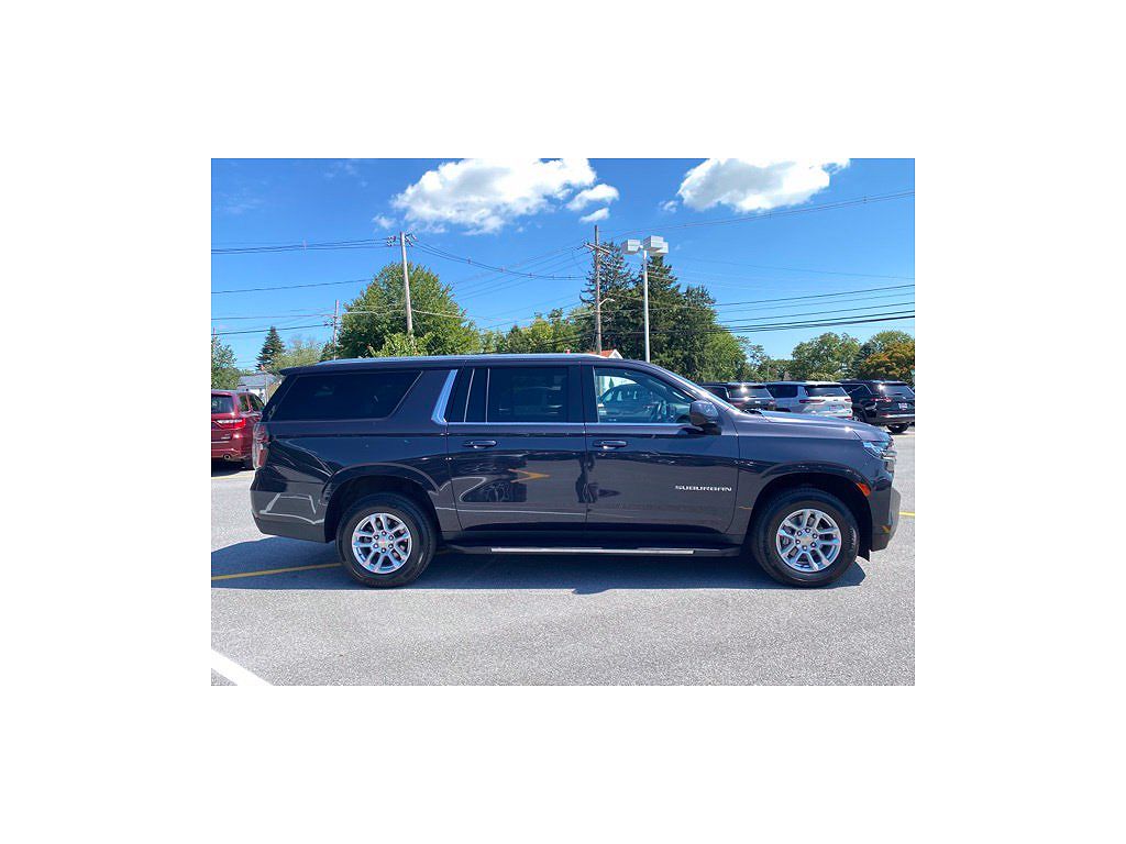 2023 Chevrolet Suburban LS