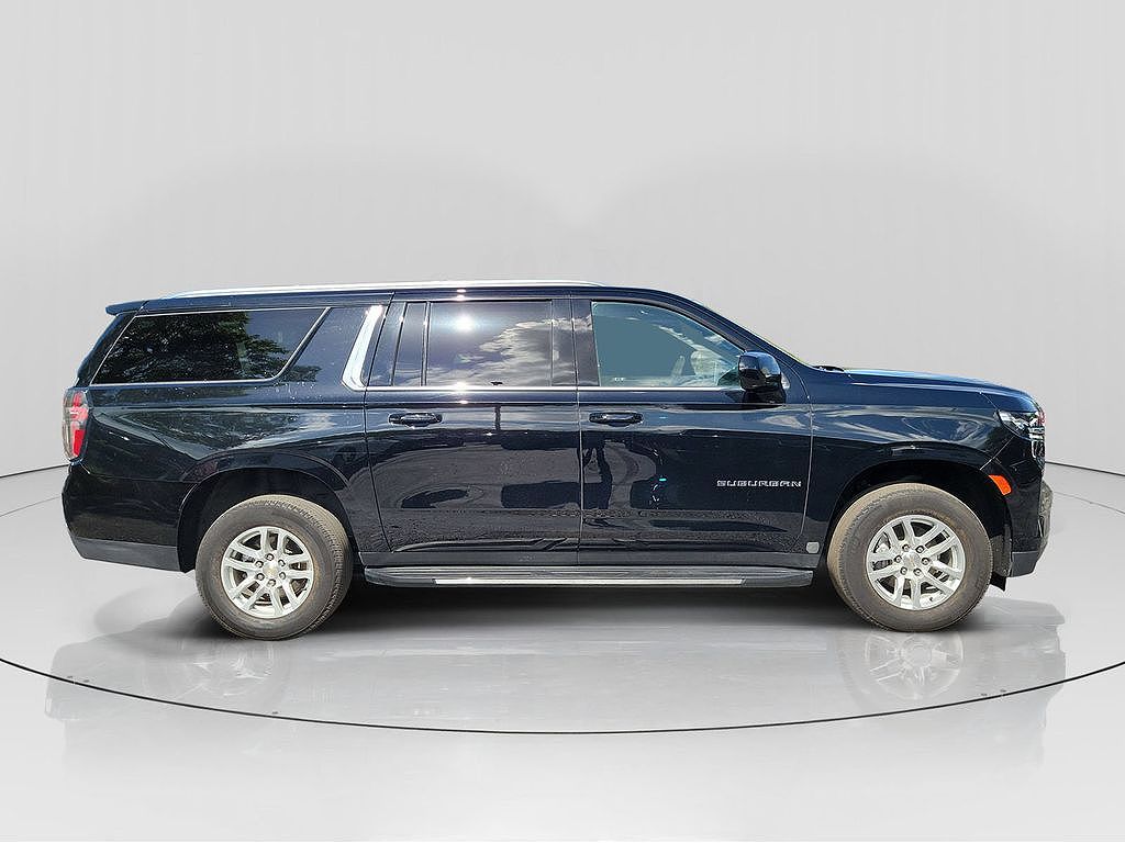 2024 Chevrolet Suburban LT