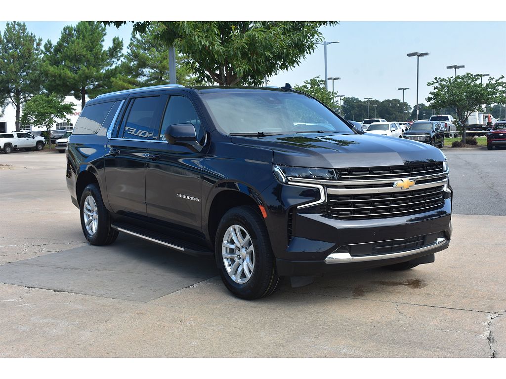 2023 Chevrolet Suburban LT