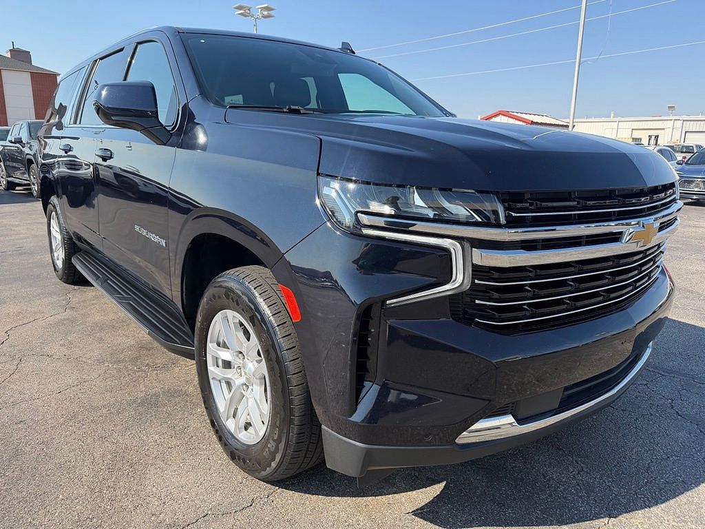 2023 Chevrolet Suburban LT
