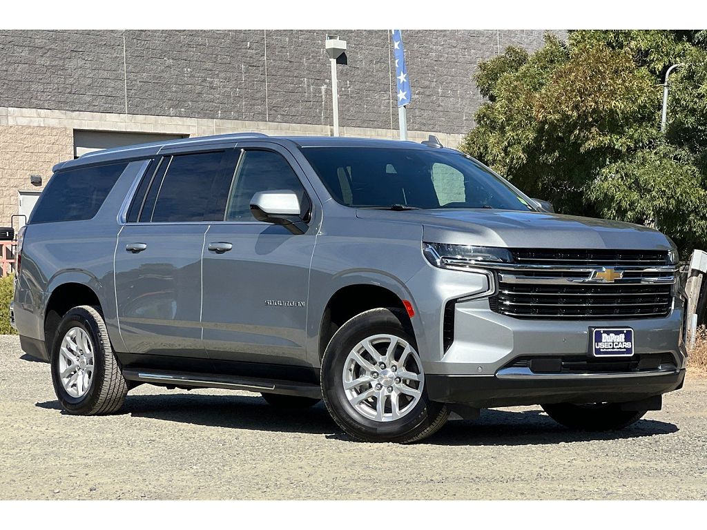 2024 Chevrolet Suburban LT