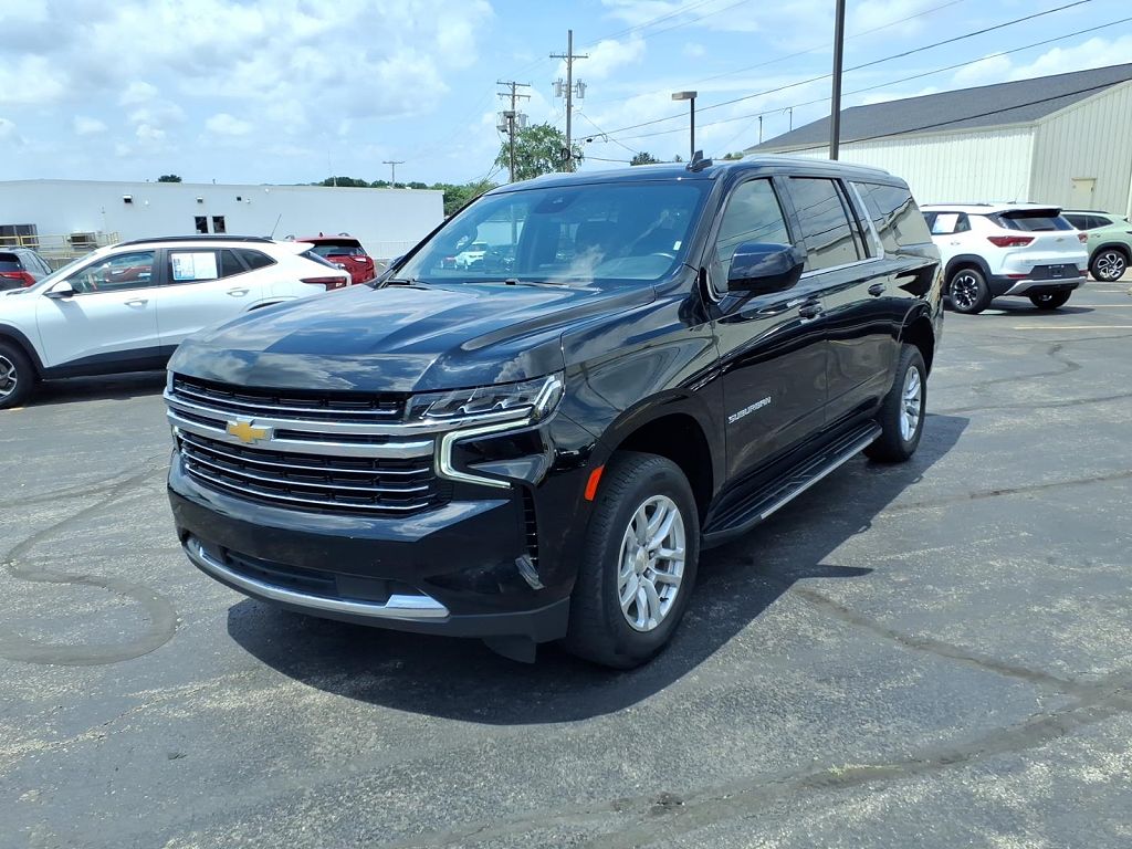 2023 Chevrolet Suburban LT