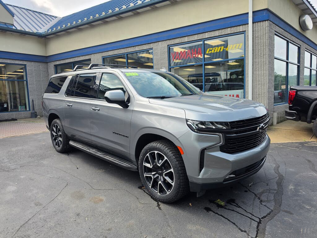 2023 Chevrolet Suburban RST