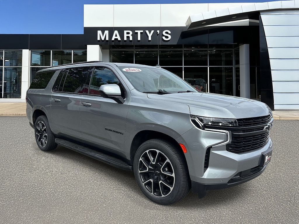 2023 Chevrolet Suburban RST