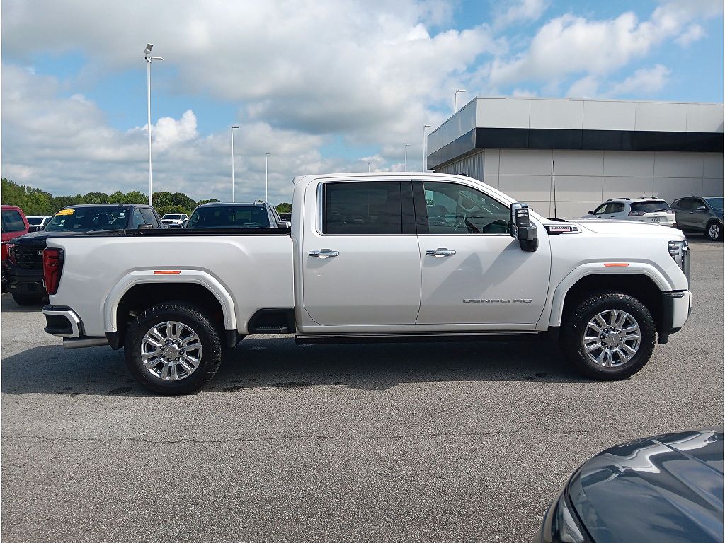 2025 GMC Sierra 2500HD Denali