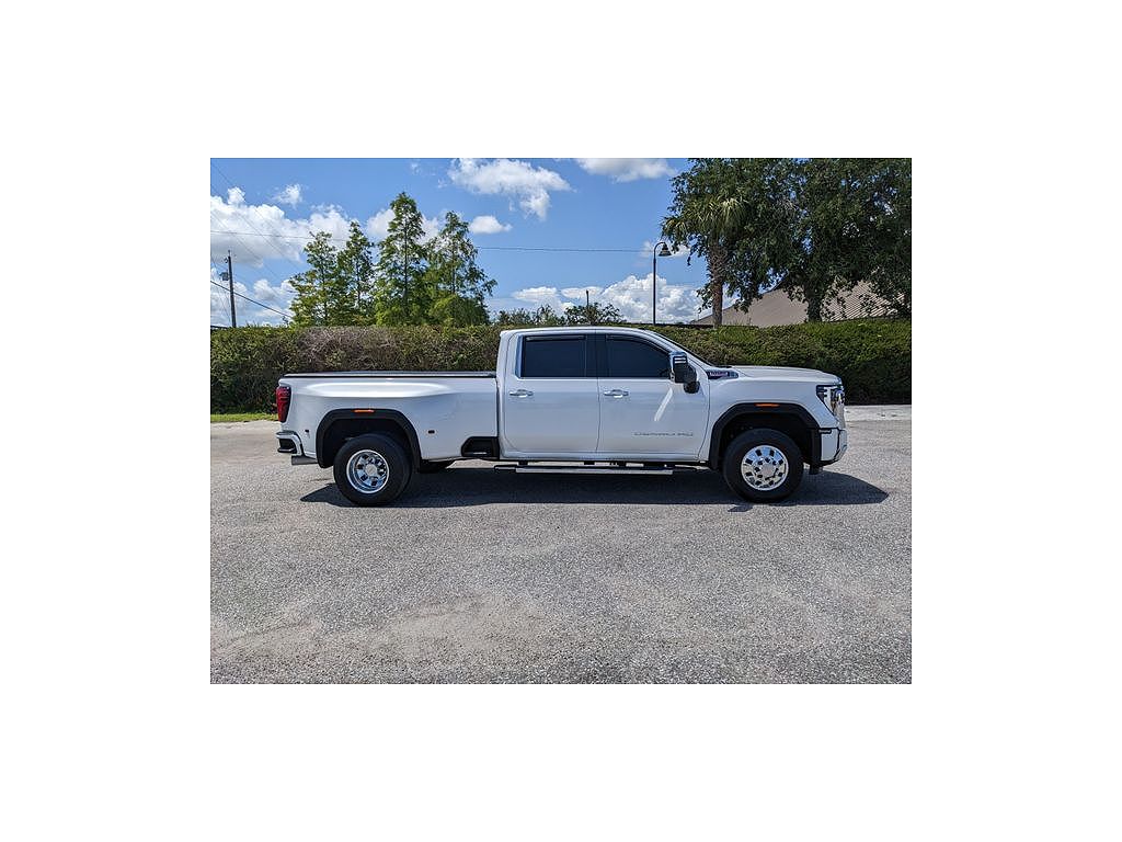 2025 GMC Sierra 3500HD Denali