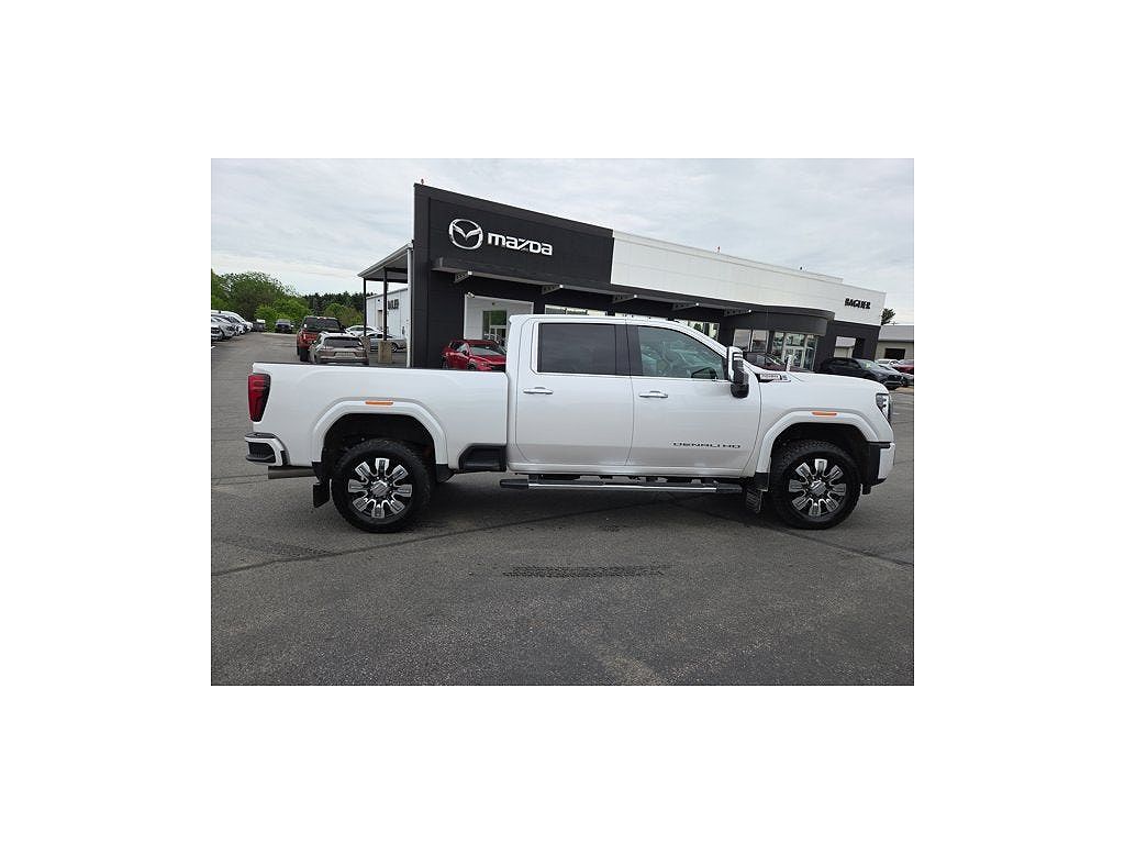 2025 GMC Sierra 3500HD Denali