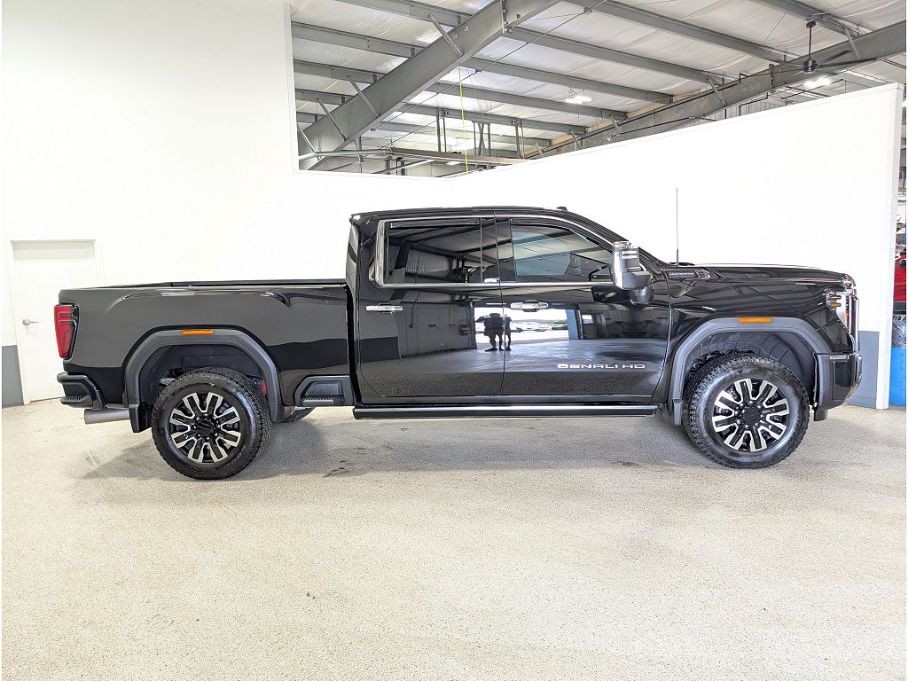 2025 GMC Sierra 2500HD Denali Ultimate Duramax 5th Wheel Prep Power Boards Sunroof