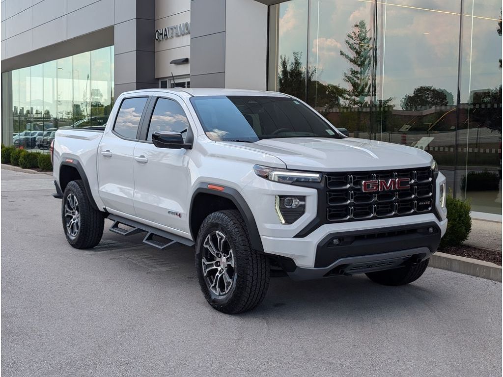 2025 GMC Canyon AT4