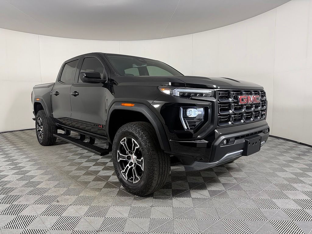 2024 GMC Canyon AT4