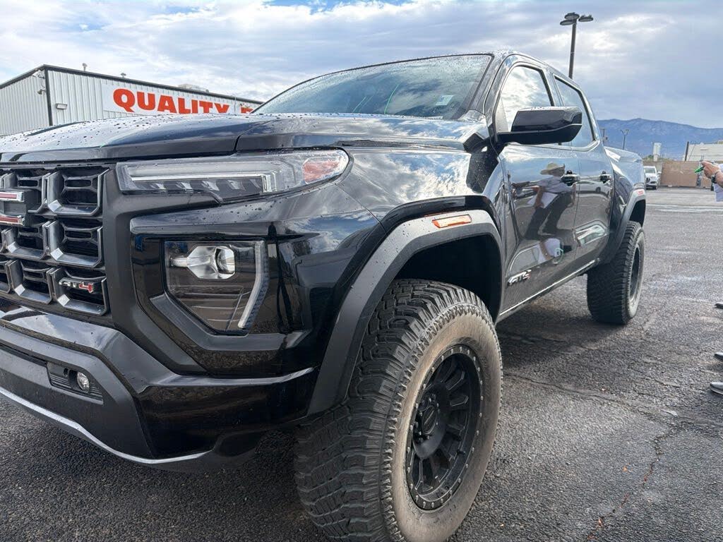 2023 GMC Canyon AT4