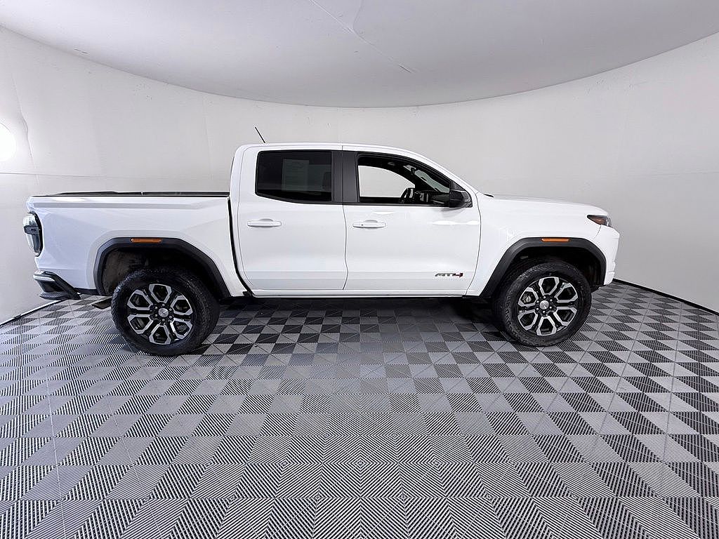 2024 GMC Canyon AT4
