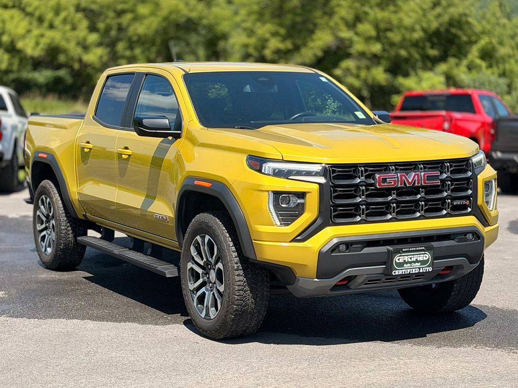 2023 GMC Canyon AT4