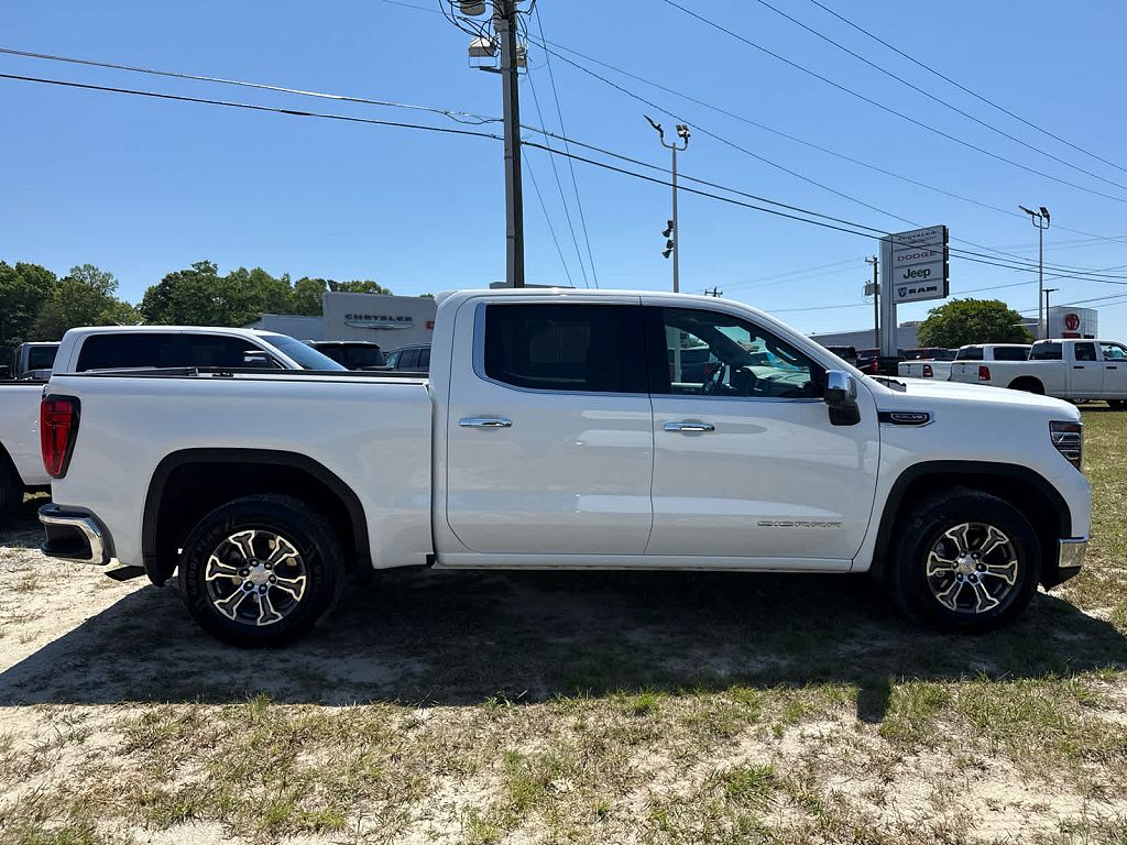 2025 GMC Sierra 1500 2WD Crew Cab Short Box SLT