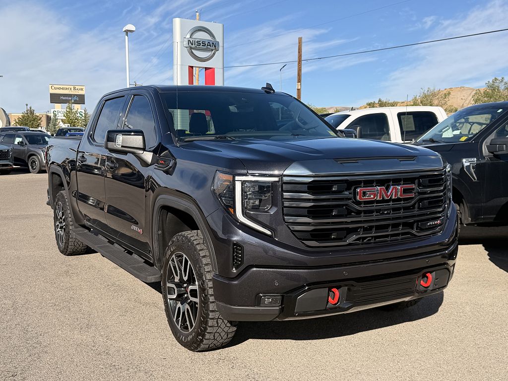 2023 GMC Sierra AT4