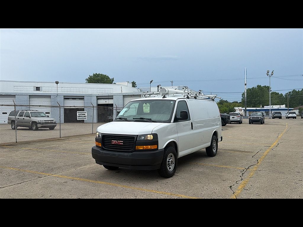 2022 GMC Savana 2500