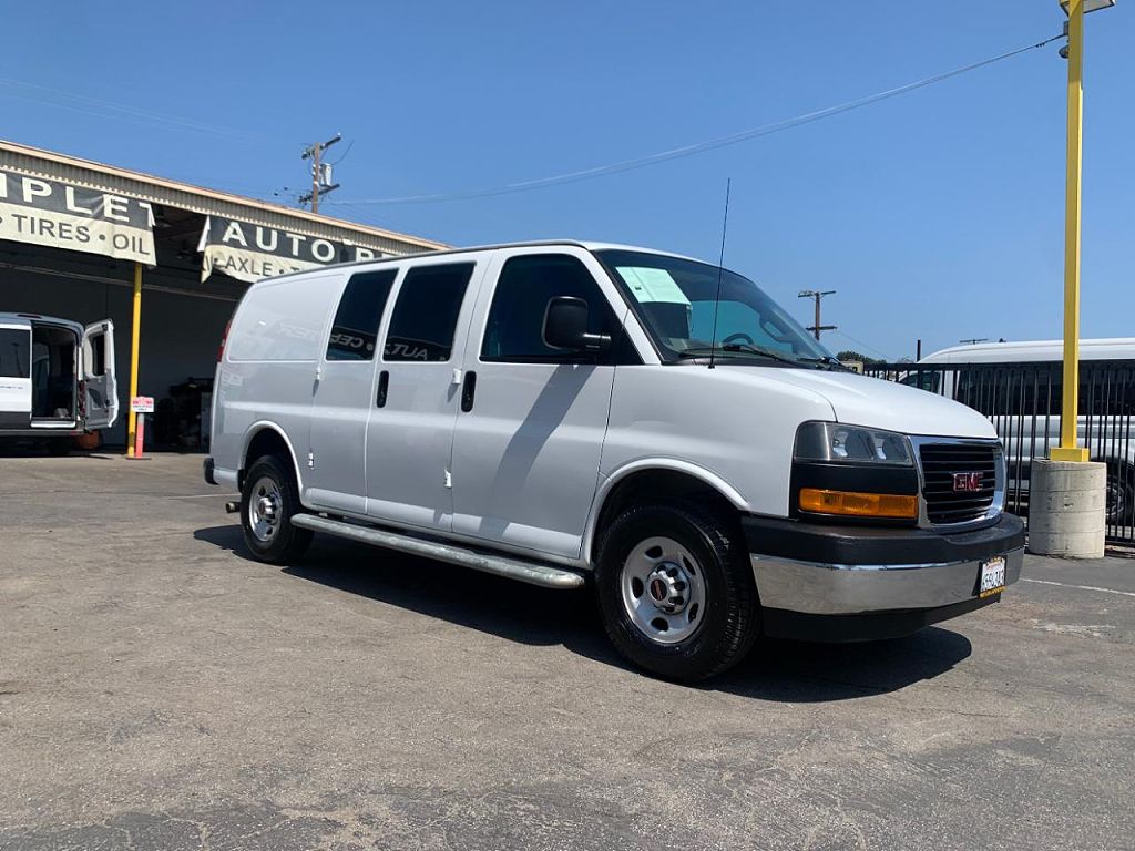 2019 GMC Savana Cargo Van RWD 2500 135"