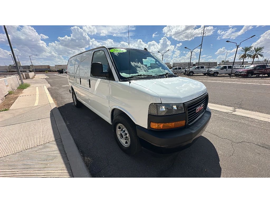 2022 GMC Savana 2500