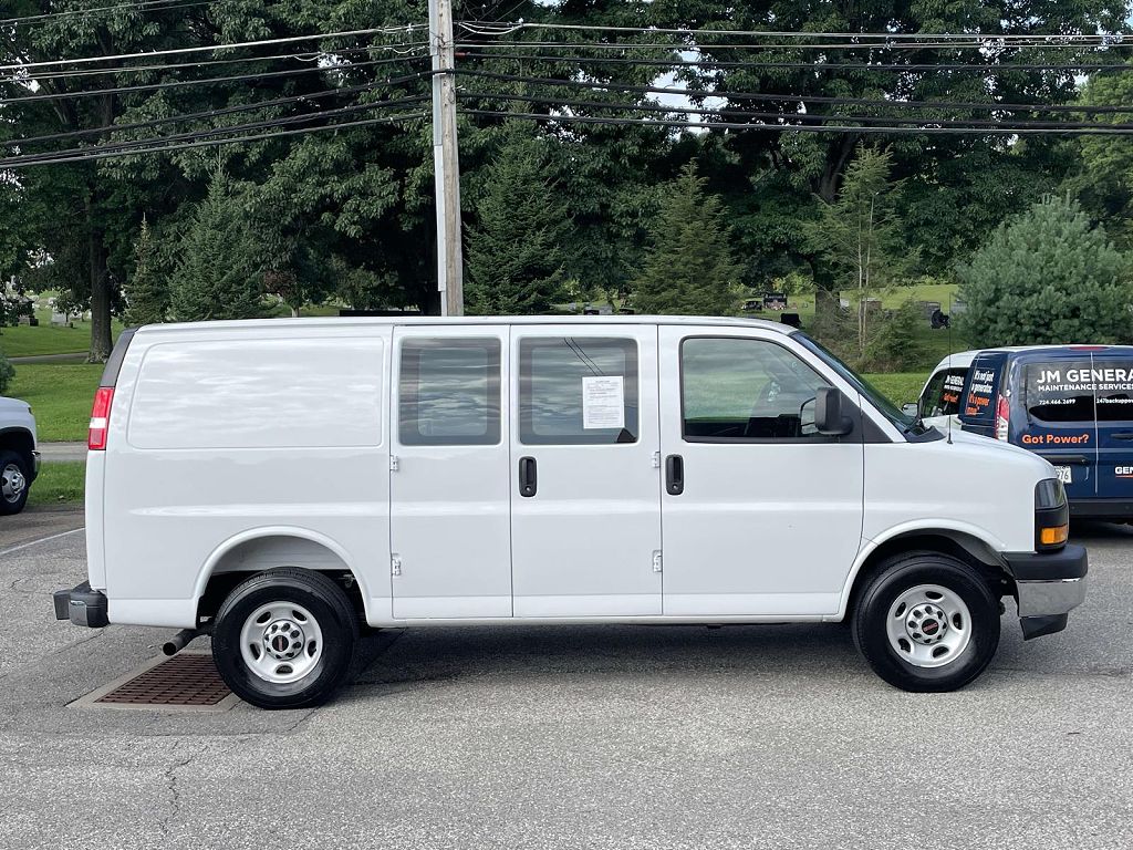 2025 GMC Savana 2500