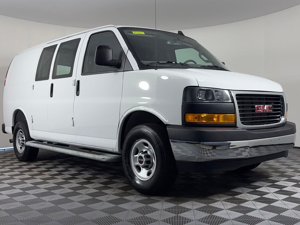 2025 GMC Savana 2500
