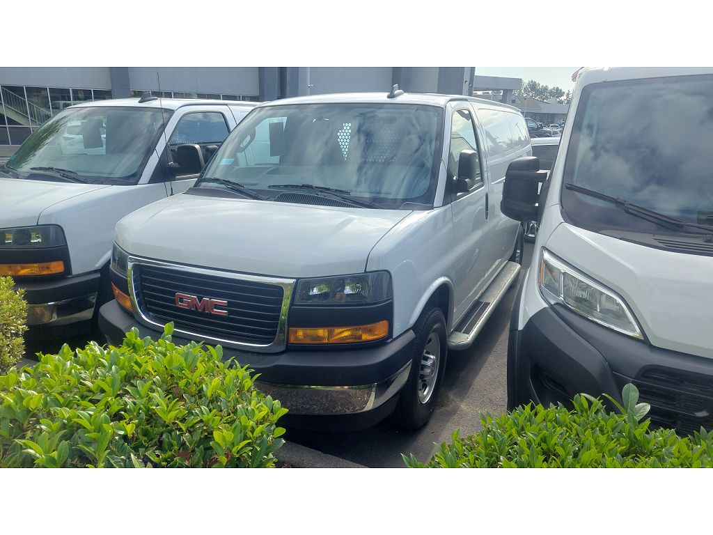 2025 GMC Savana 2500