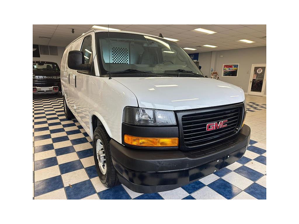 2022 GMC Savana 2500