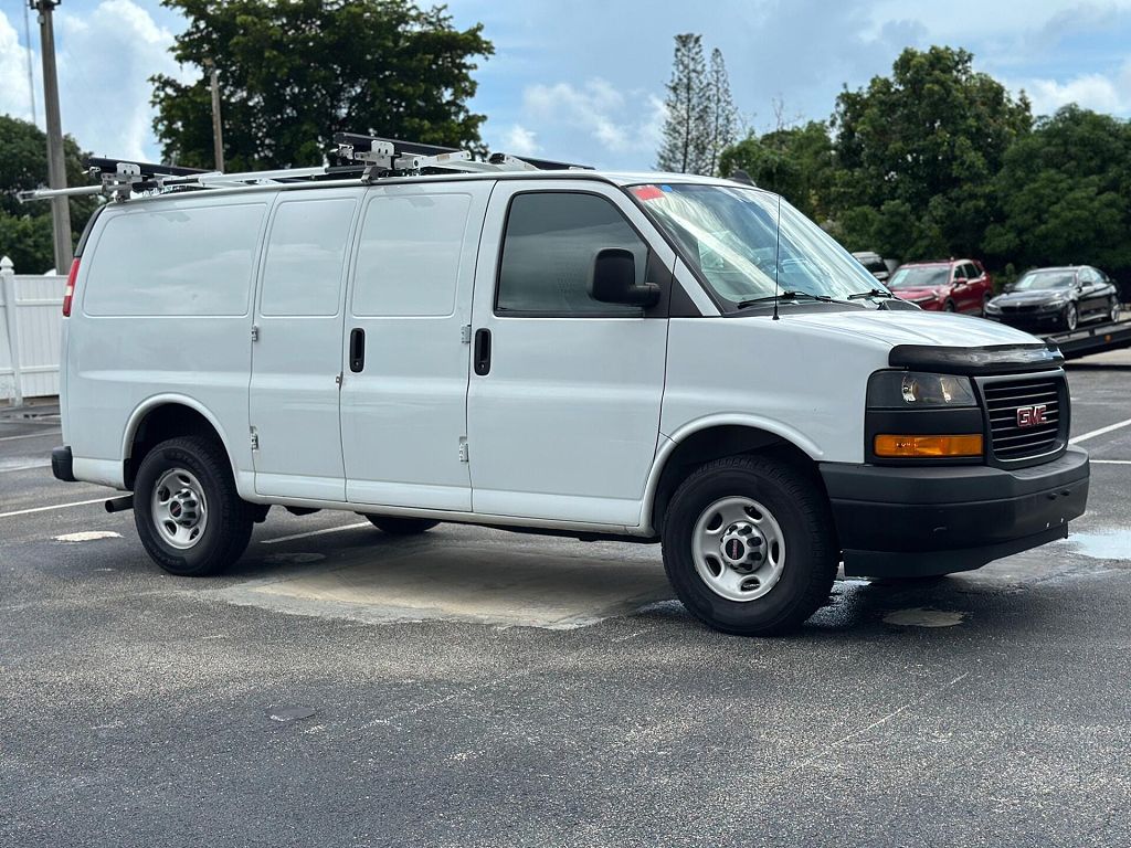 2023 GMC Savana Cargo 2500