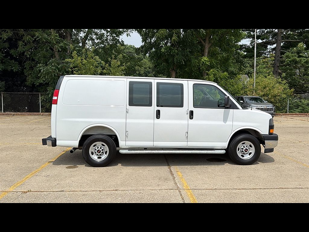 2025 GMC Savana 2500