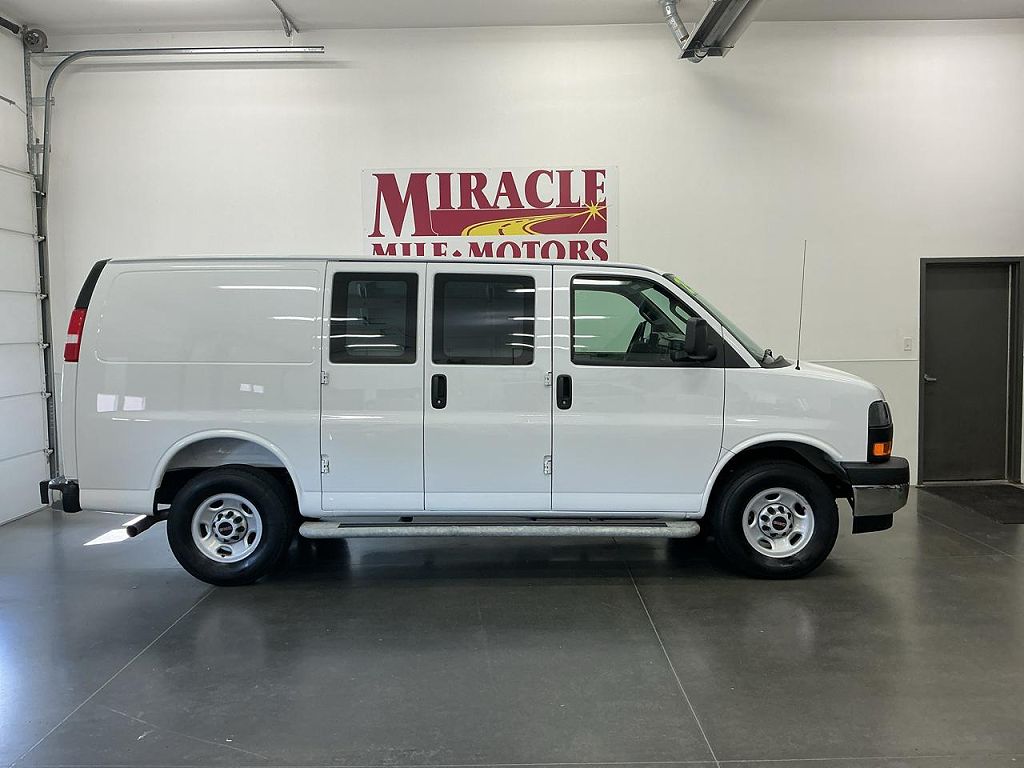 2025 GMC Savana 2500
