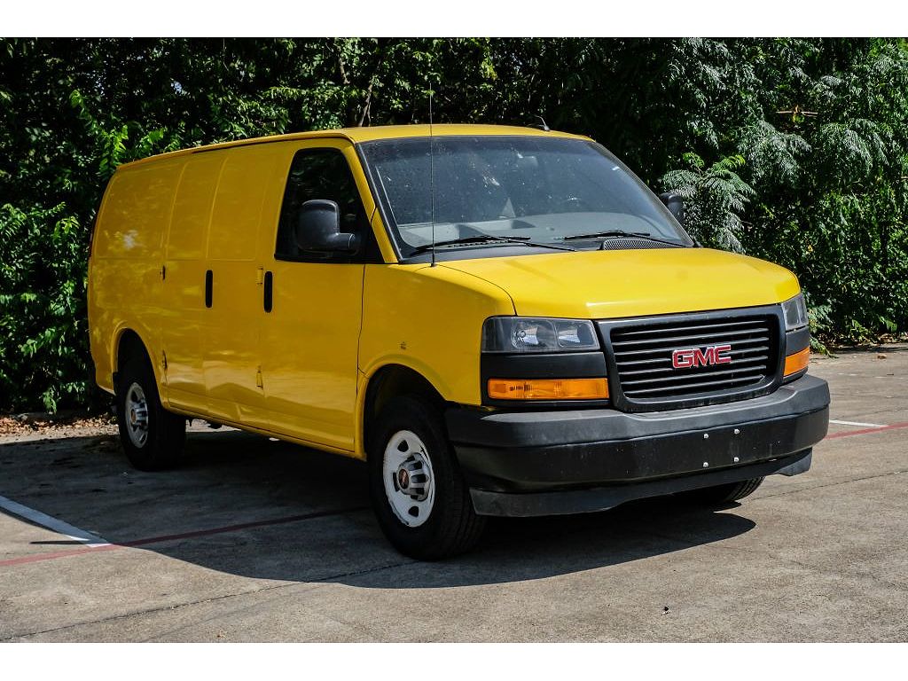 2022 GMC Savana 2500
