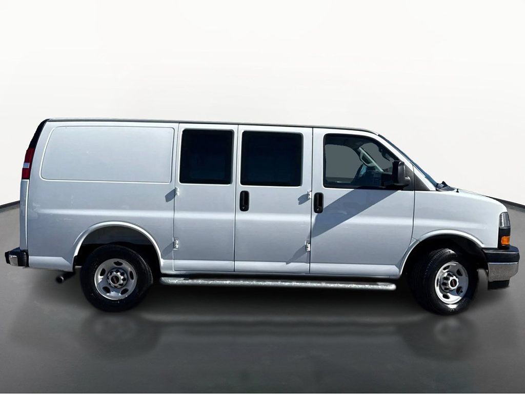 2025 GMC Savana 2500