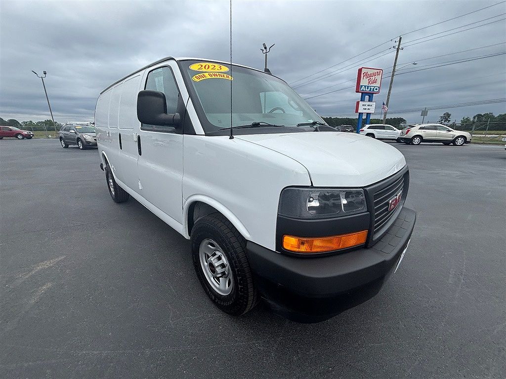 2023 GMC Savana Cargo 2500