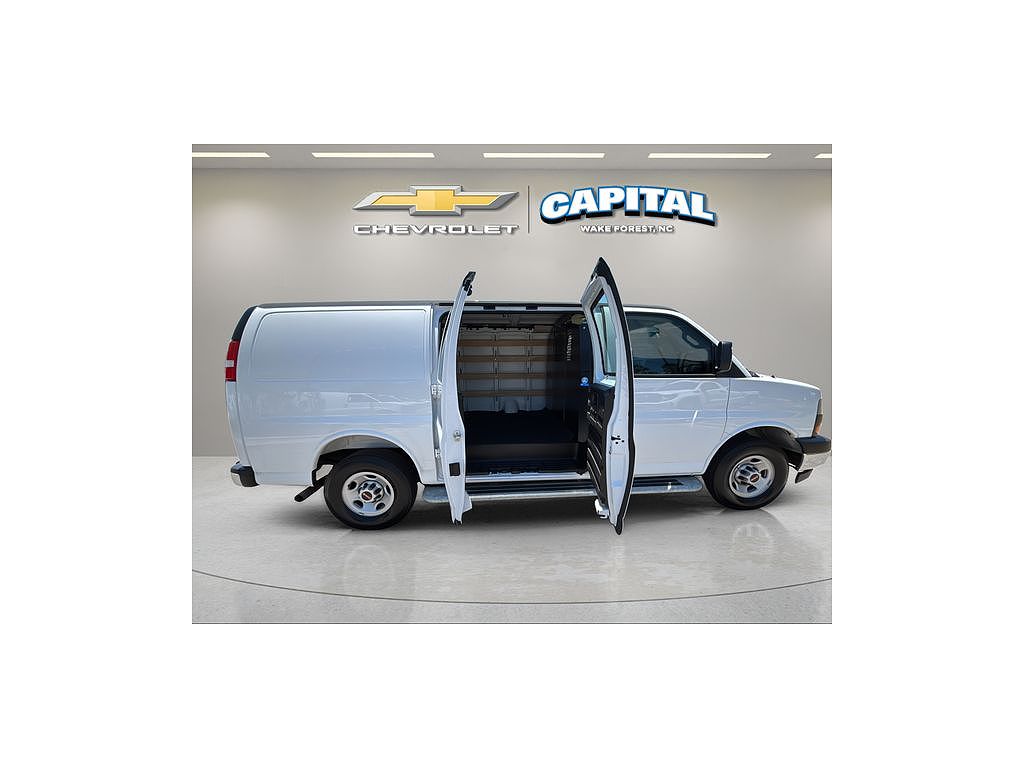 2025 GMC Savana 2500